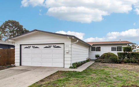 Photo of 1018 Fassler Avenue, Pacifica, CA 94044 (MLS # ML82066044)