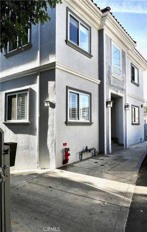 Photo of 11989 Laurelwood Drive #1, Studio City, CA 91604 (MLS # PW26147929)