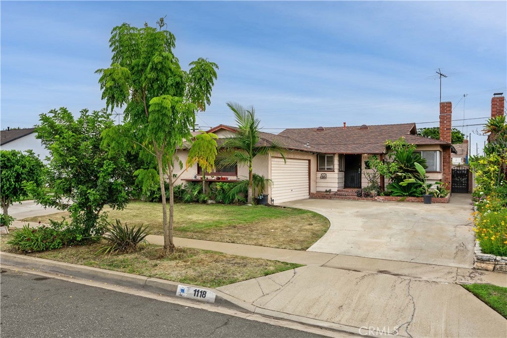 1118 Rumbold ST