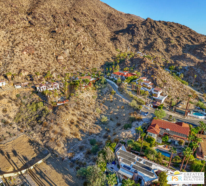 322 W Crestview Drive