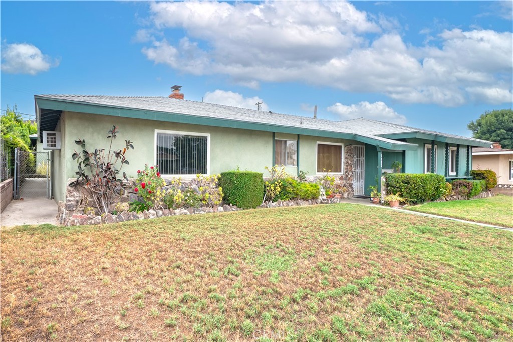 Spacious 3-Bedroom Home with Bonus Den and Expansive Backyard
Welcome to 2996 Gladstone St in Pomona! This well-maintained home features 3 bedrooms and 2 bathrooms, offering a spacious and functional layout for comfortable living. Enjoy the oversized living room—ideal for entertaining—and a cozy den complete with a fireplace, perfect for a home office, playroom, or quiet retreat.
The home is filled with natural light and offers plenty of room to grow. Step outside to a large backyard with endless possibilities for outdoor entertaining, gardening, or future expansion.
Located in a convenient neighborhood near schools, shopping, and major freeways, this property is a must-see for families, investors, or anyone looking for space and potential.