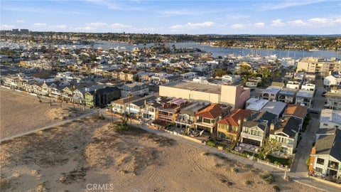 Photo of 306 E Oceanfront, Newport Beach, CA 92661 (MLS # NP26231403)