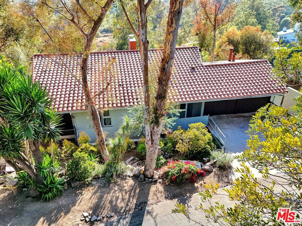 3557 Serra Road
