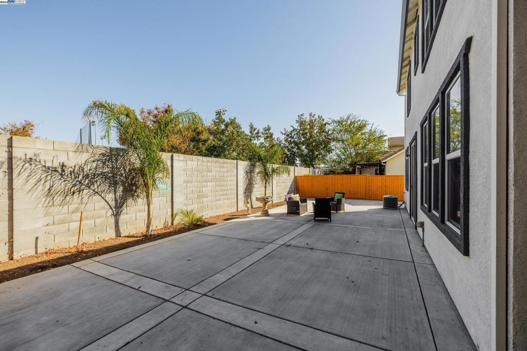 CENTRAL TRACY - Residential