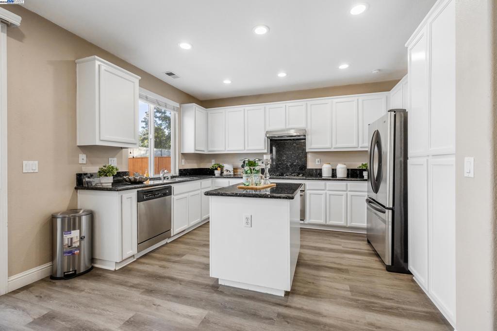 CENTRAL TRACY - Residential
