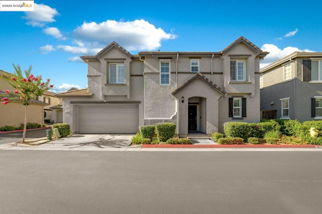 Great starter home! Well maintained 3-bedroom, 2.5 bathroom. Located in the Strada community, close to everything. Corian kitchen counters, stainless steel appliances. LVP flooring, plantation shutters. Upstairs laundry. Low maintenance yard.