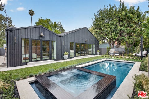 Photo of 12610 Sarah Street, Studio City, CA 91604 (MLS # 26856771)