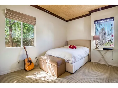 MLS: OC26012498