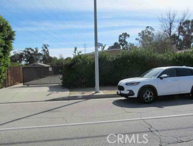 Properties 2 14906 Chatsworth Drive