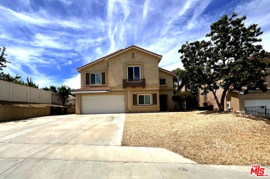 Photo of 323 Steiner Drive, Hemet, CA 92544 (MLS # 26742189)