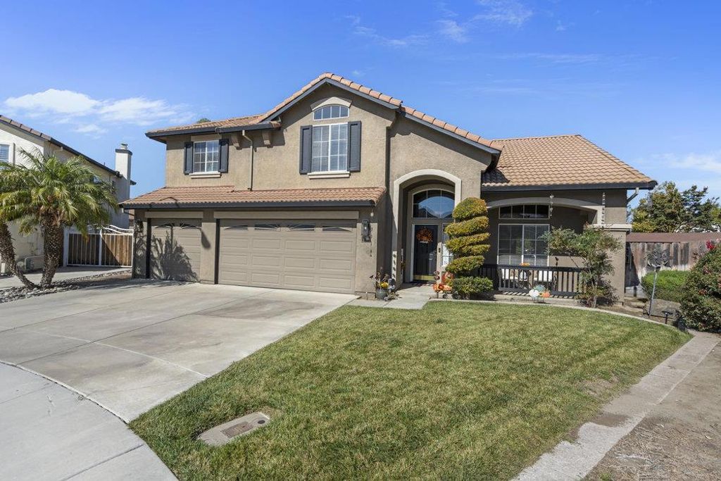 Photo of 2230 Ventana Court, Hollister, CA 95023 (MLS # ML82025611)
