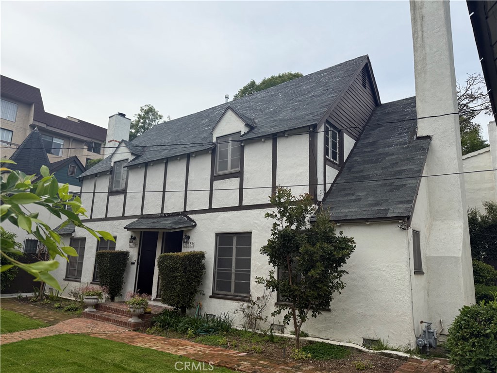 1437 Greenfield Avenue