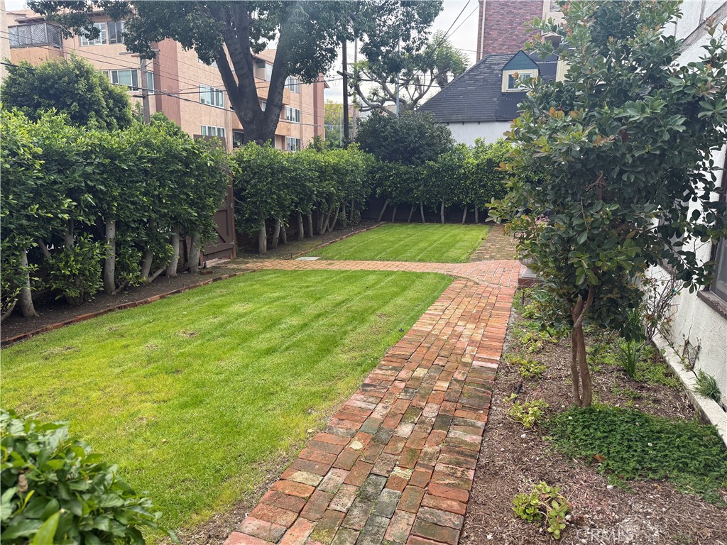 1437 Greenfield Avenue