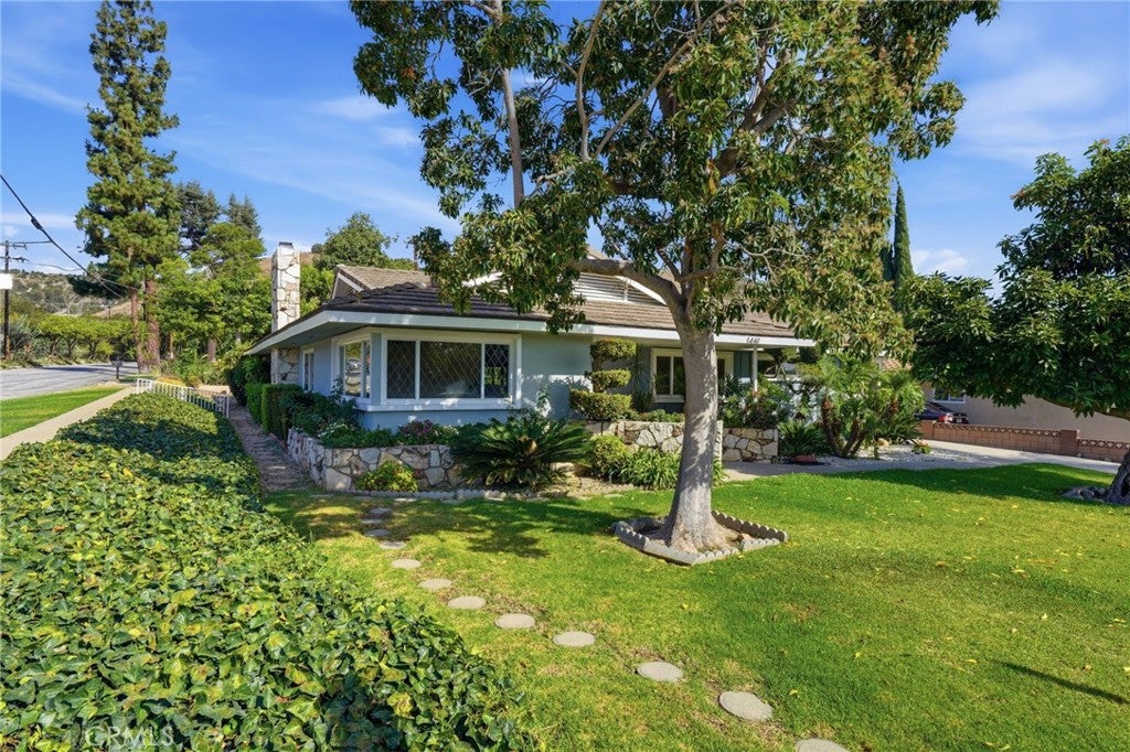 1461 Ameluxen Avenue