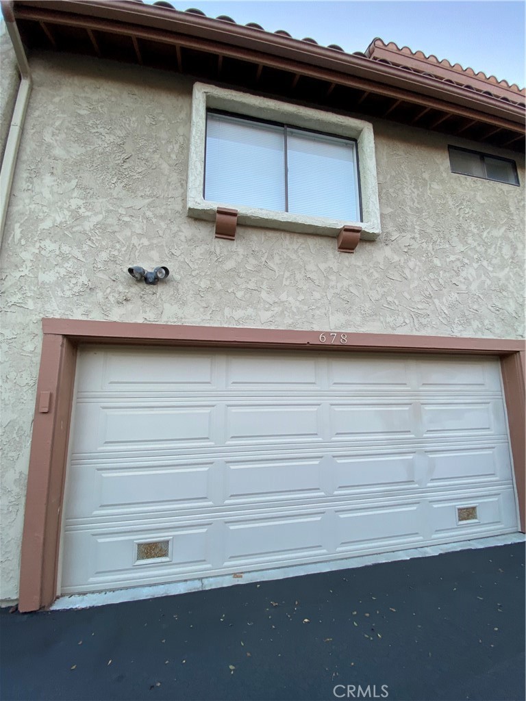 678 Rosewood