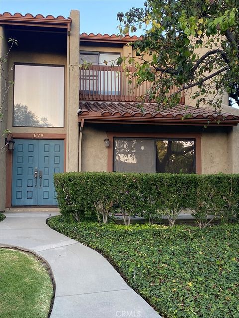 Photo of 678 Rosewood AVE, Camarillo, CA 93010 (MLS # RS26156149)