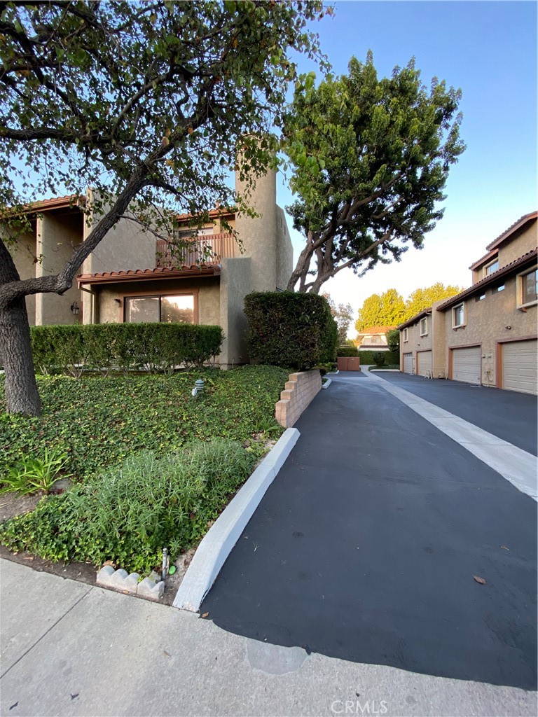 678 Rosewood