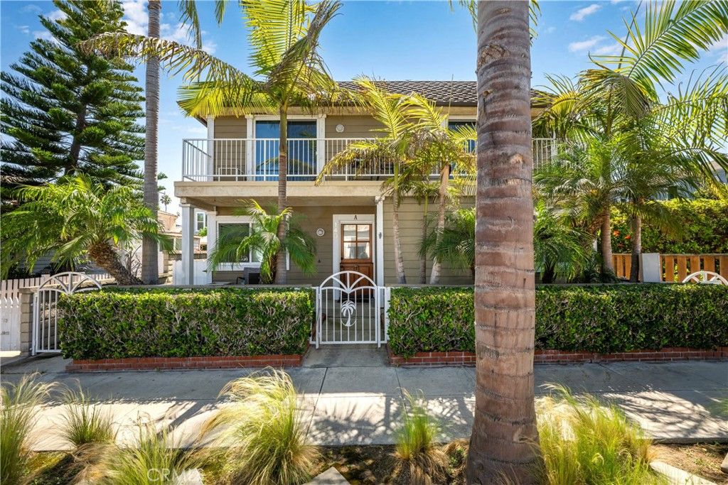 Photo of 140 12th Street, Seal Beach, CA 90740 (MLS # PW26078016)