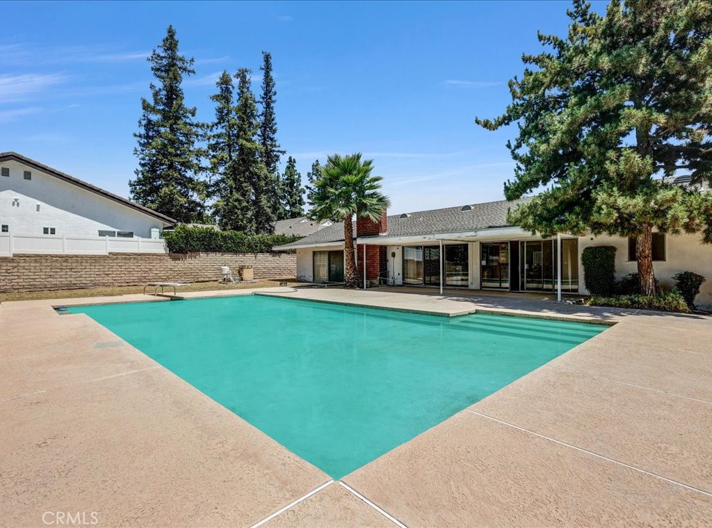 Properties 4 10315 Vanalden Avenue