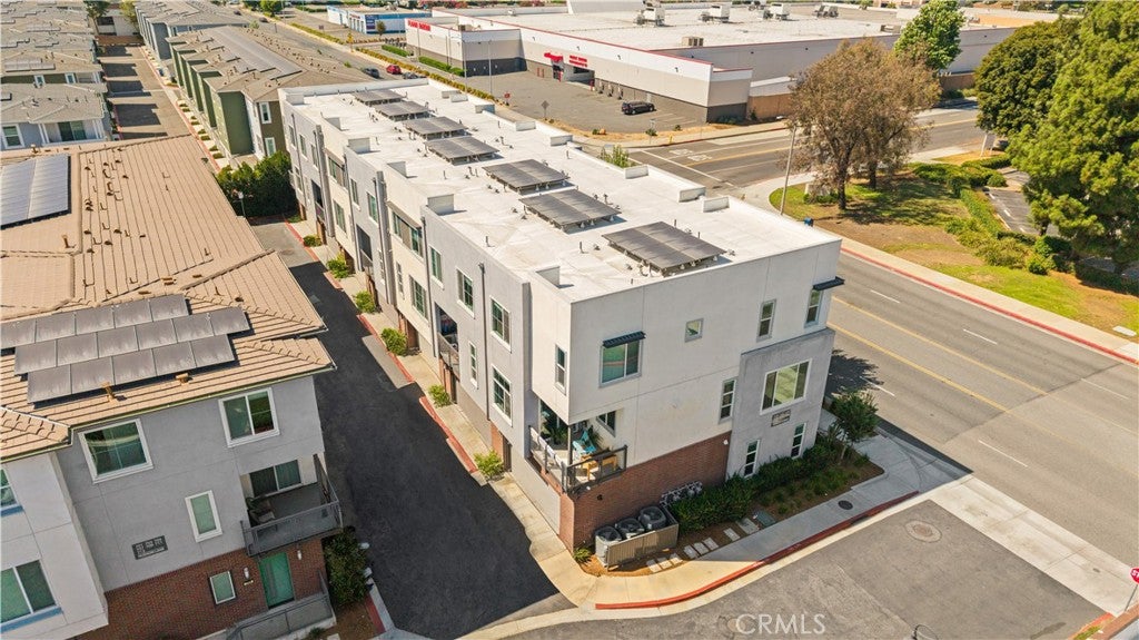 1530 W Cameron