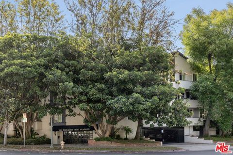 Photo of 10800 Holman Avenue #208, Los Angeles, CA 90024 (MLS # 26828067)