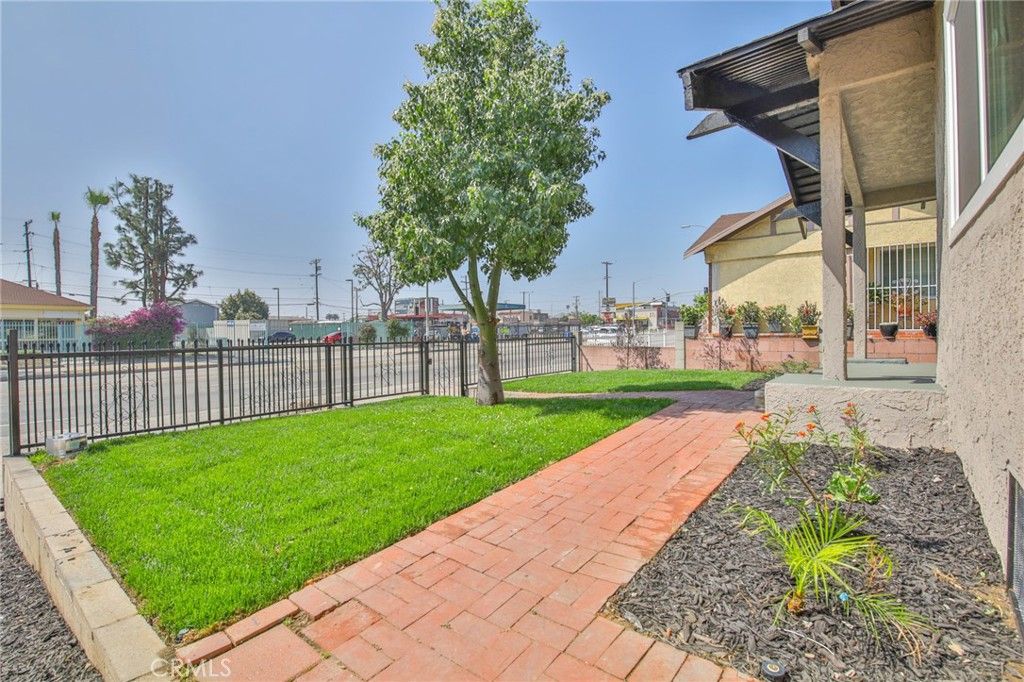 Photo of 1331 W Manchester Ave, Los Angeles, CA 90044 (MLS # DW26064575)