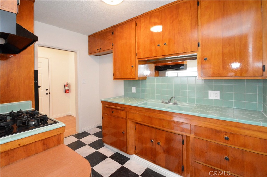 338 Elm Avenue 2