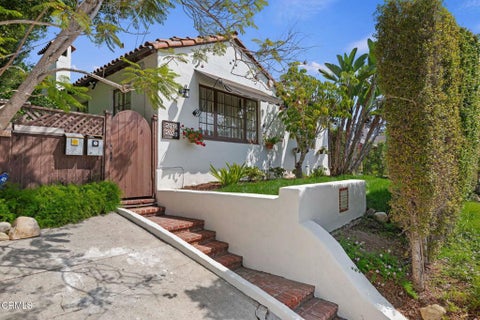 Photo of 2016 State ST, Santa Barbara, CA 93105 (MLS # V1-38963)