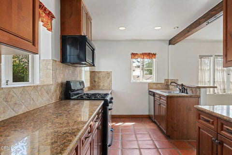 Tiny photo for 2016 State ST, Santa Barbara, CA 93105 (MLS # V1-38963)