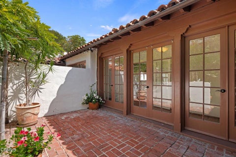 Tiny photo for 2016 State ST, Santa Barbara, CA 93105 (MLS # V1-38963)