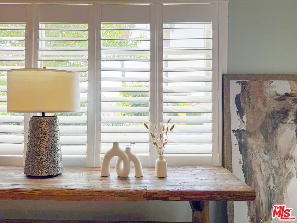 942 S Bronson Avenue