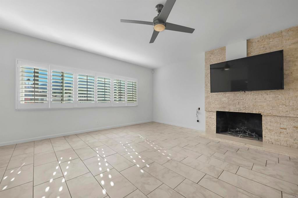 415 E Avenida Granada