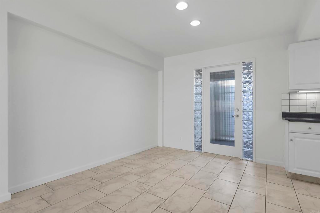 415 E Avenida Granada