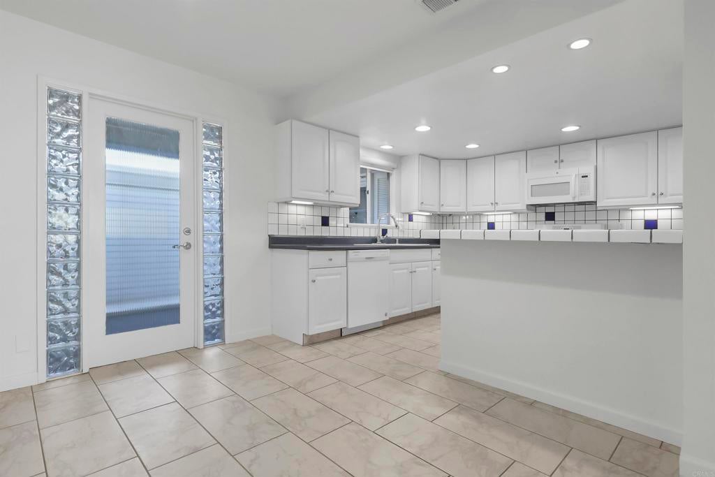 415 E Avenida Granada