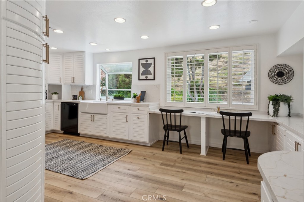 30047 Knoll View Drive