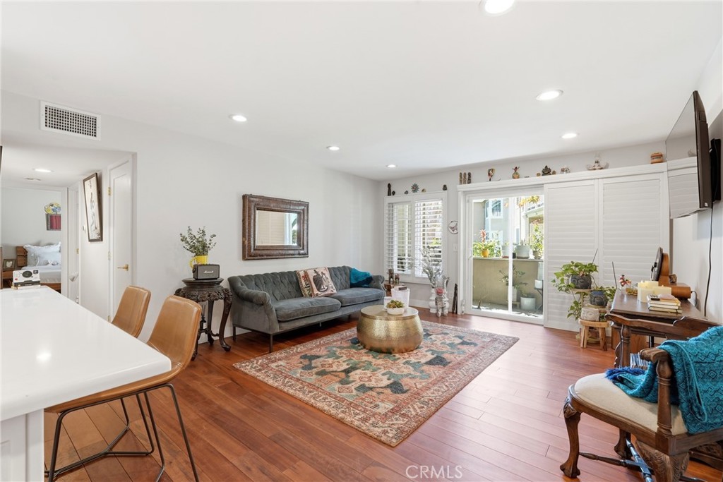 3860 Amberly F