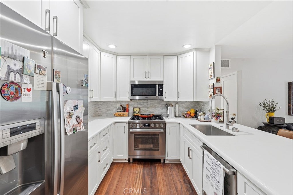 3860 Amberly Dr