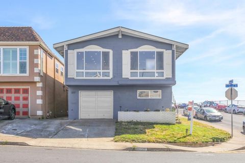 Photo of 377 El Dorado Dr, Daly City, CA 94015 (MLS # ML82041397)