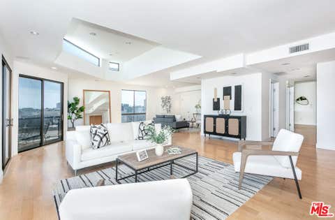 Photo of 121 S Canon Drive #402, Beverly Hills, CA 90212 (MLS # 26859497)