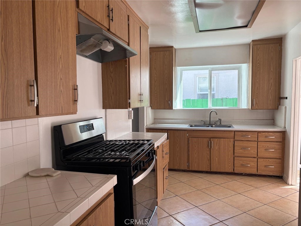 2207 S Cochran