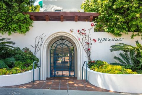 Photo of 15500 W Sunset BLVD #301, Pacific Palisades, CA 90272 (MLS # SR26101822)