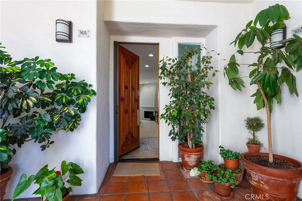 15500 W Sunset 301