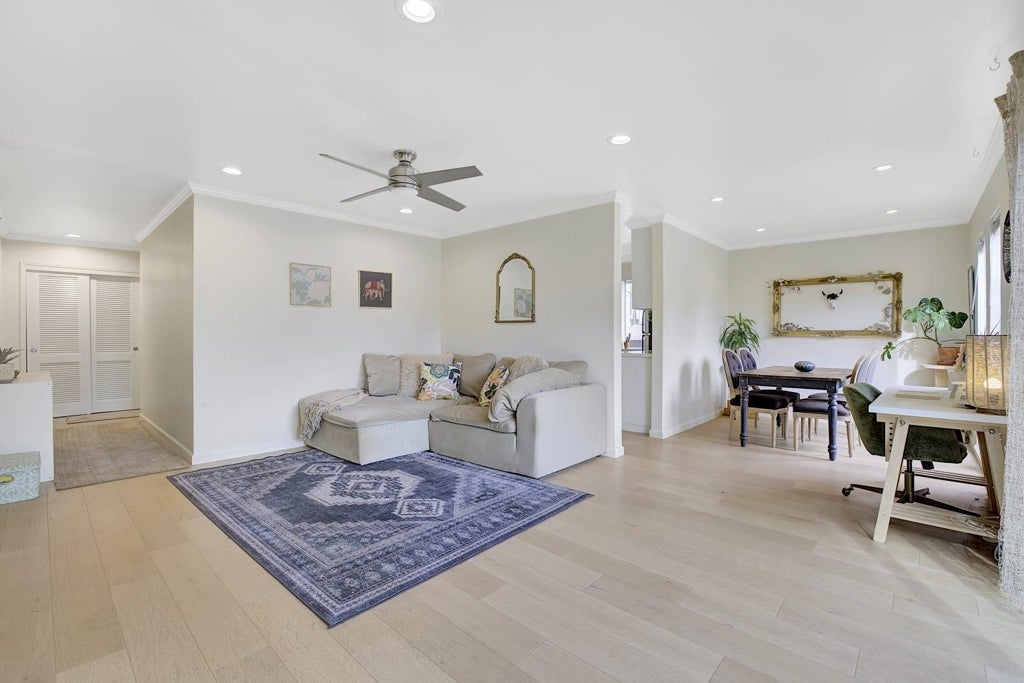 407 Orange St 410