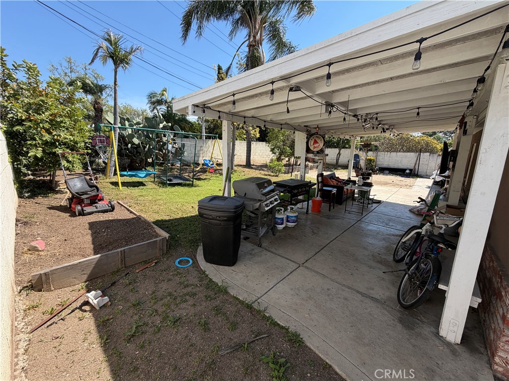 14372 Livingston Street