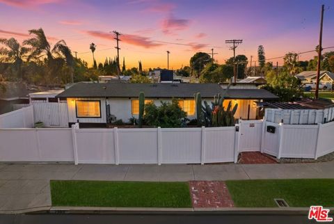 Photo of 7959 Bothwell Road, Reseda, CA 91335 (MLS # 26632597)