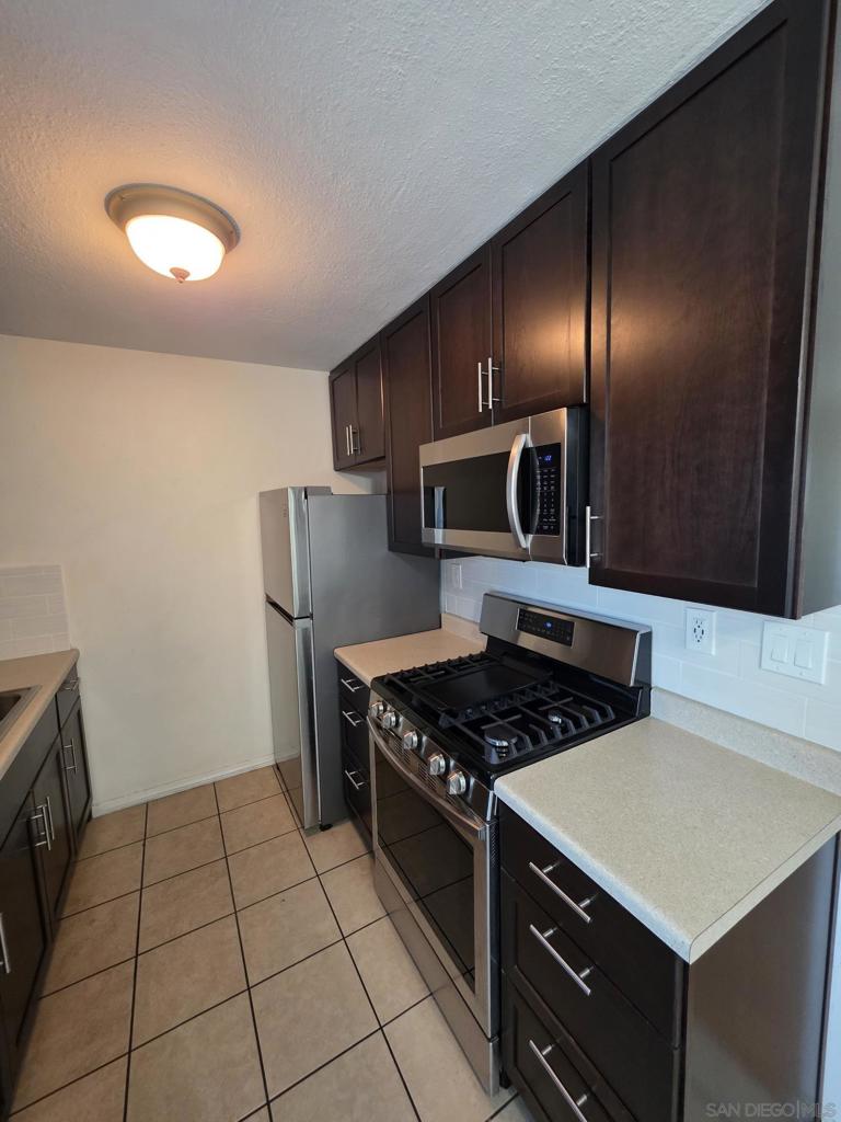 9739 Winter Gardens Blvd 4