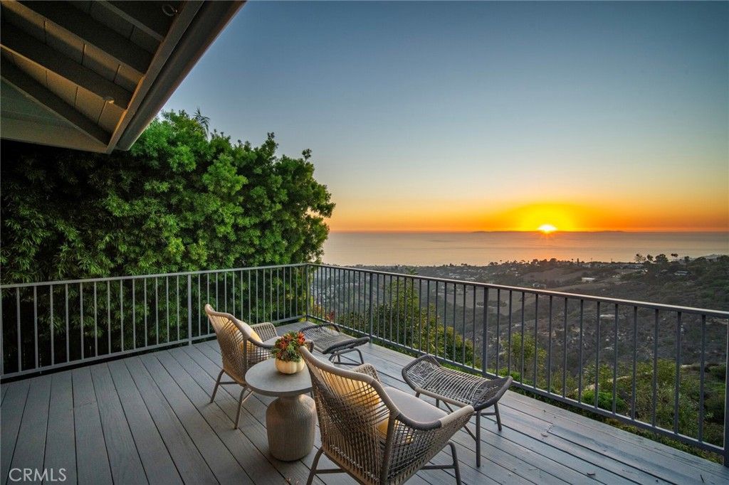 Photo of 2855 Zell Drive, Laguna Beach, CA 92651 (MLS # LG25257189)