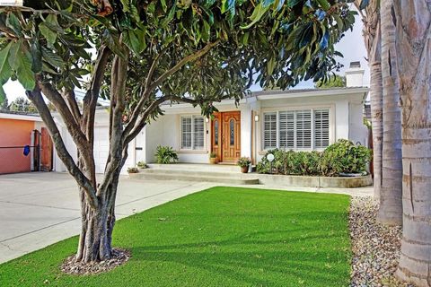 Photo of 809 809 Gridley St St, San Jose, CA 95127 (MLS # 41125360)