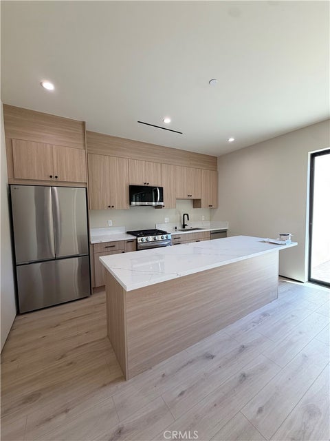 Photo of 5656 Mammoth Ave AVE, Sherman Oaks, CA 91401 (MLS # SR26228676)
