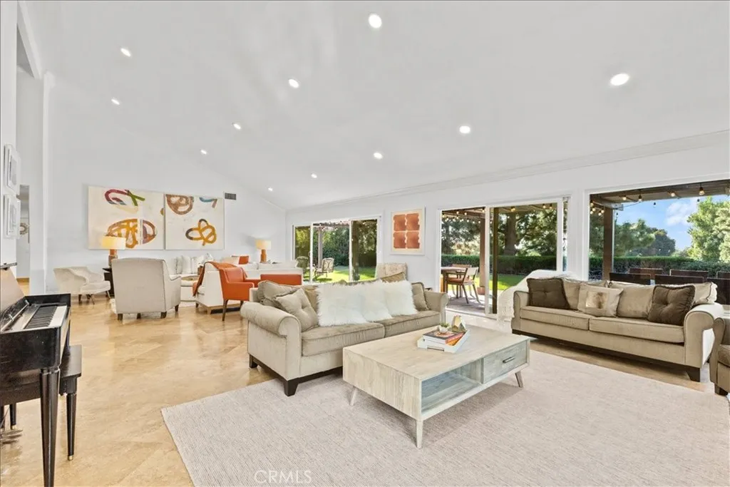 Irvine, California 92603, United States, 3 Bedrooms Bedrooms, ,3 BathroomsBathrooms,Residential,Active,250815